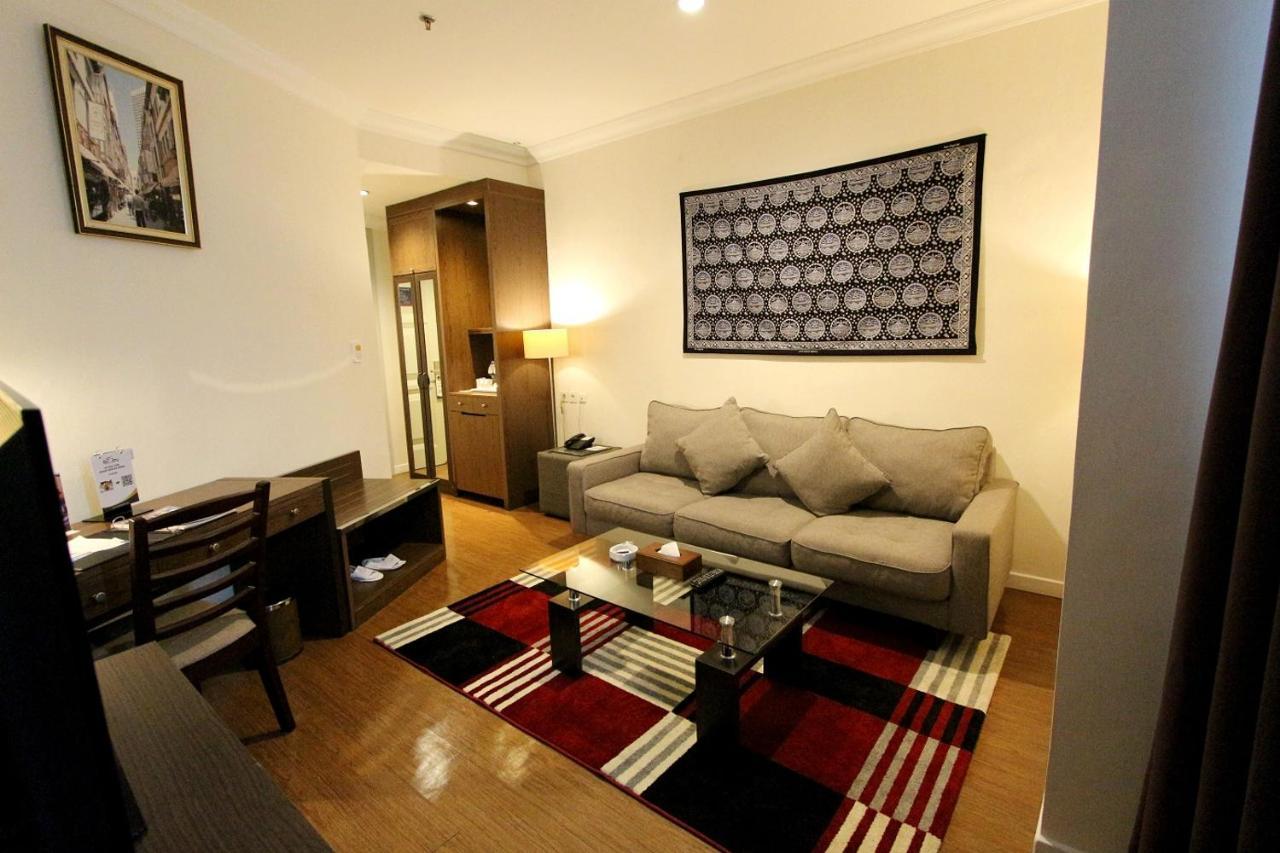 Forbis Hotel Serang Exterior photo