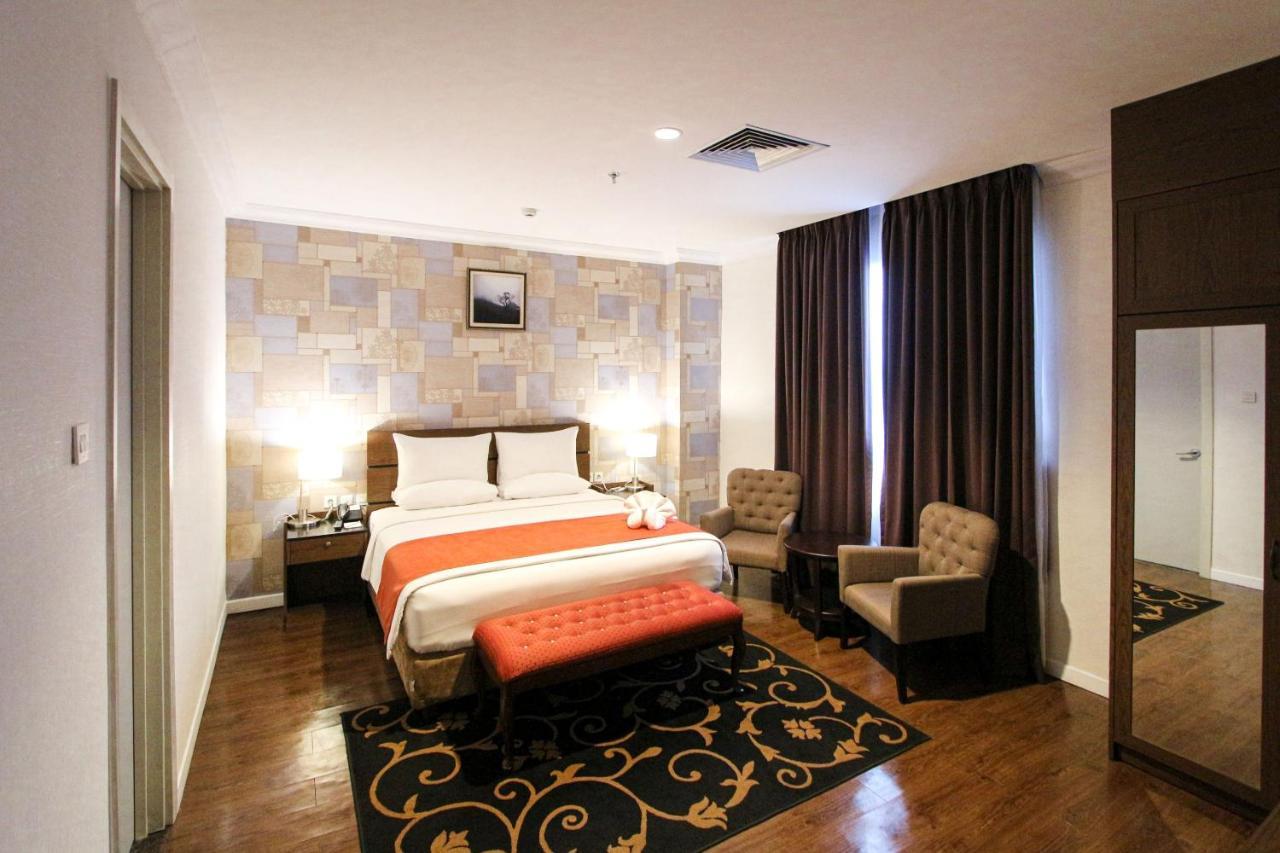 Forbis Hotel Serang Exterior photo