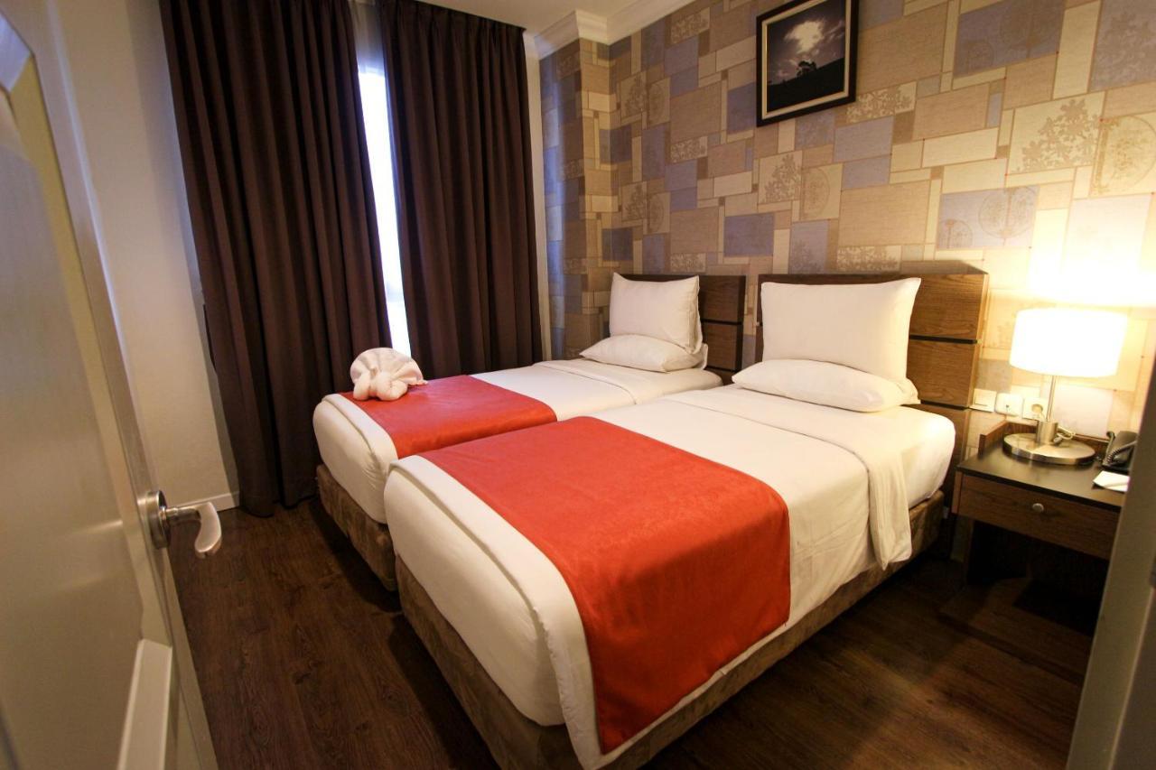 Forbis Hotel Serang Exterior photo