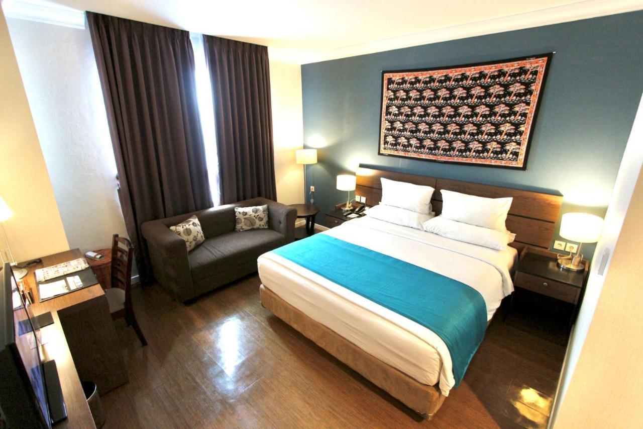 Forbis Hotel Serang Exterior photo