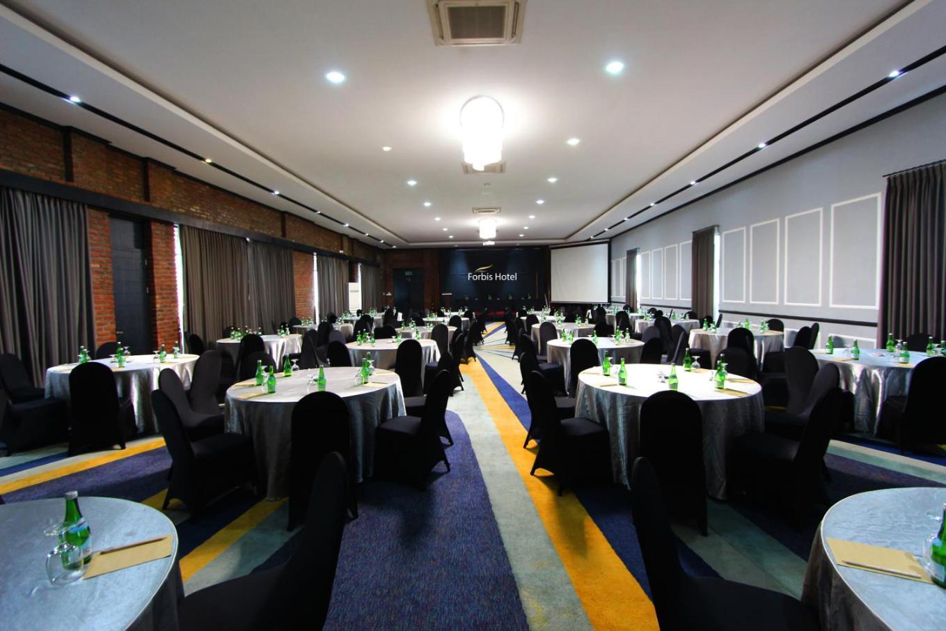 Forbis Hotel Serang Exterior photo