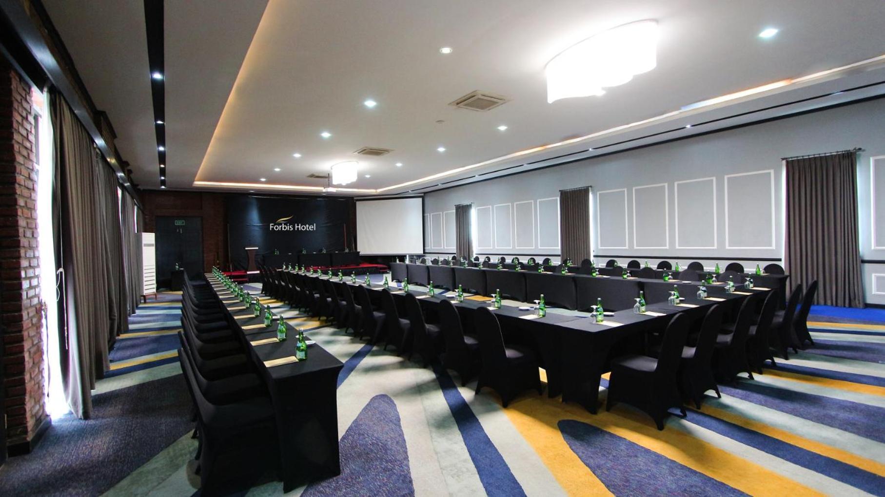 Forbis Hotel Serang Exterior photo
