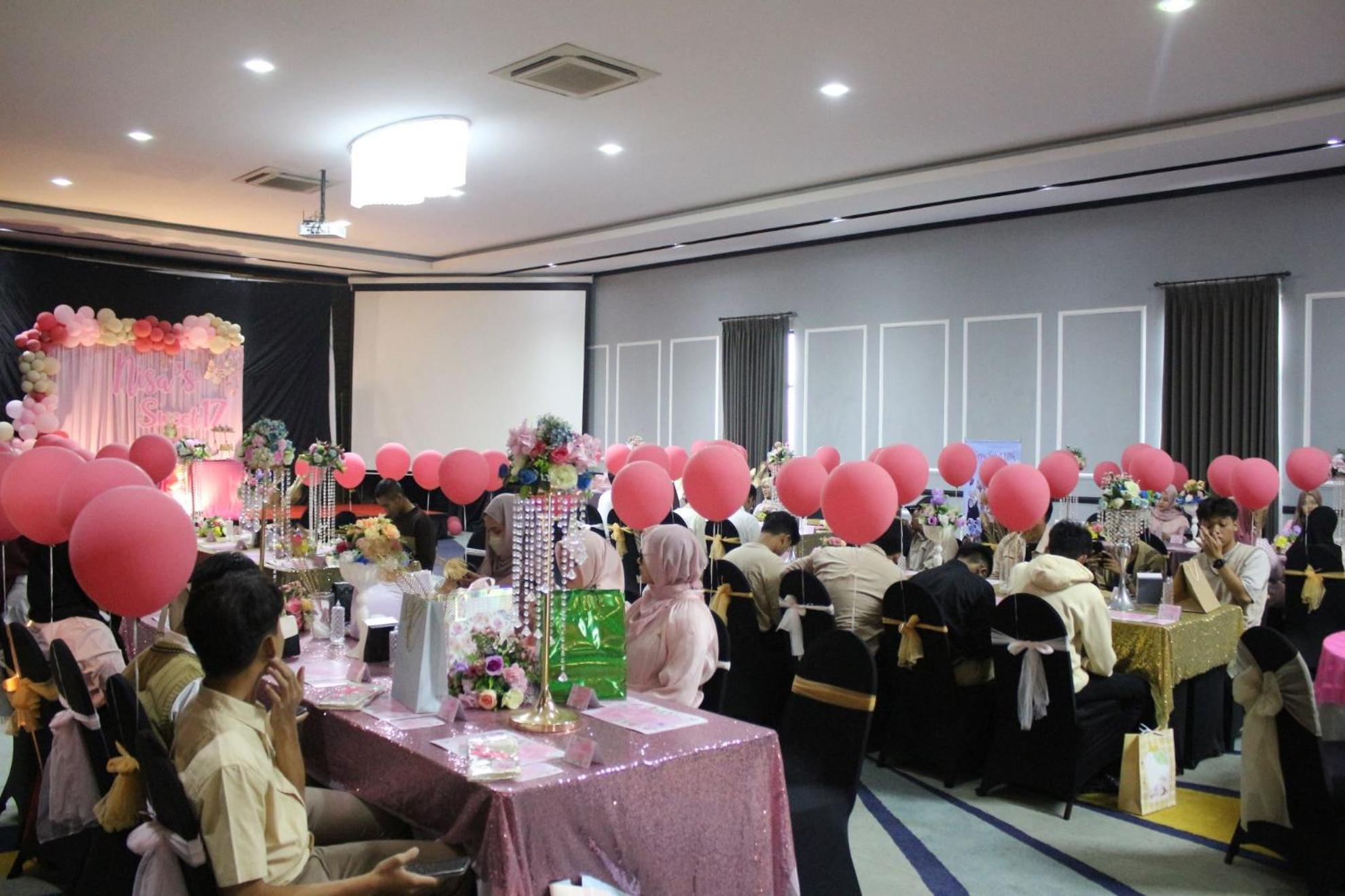Forbis Hotel Serang Exterior photo