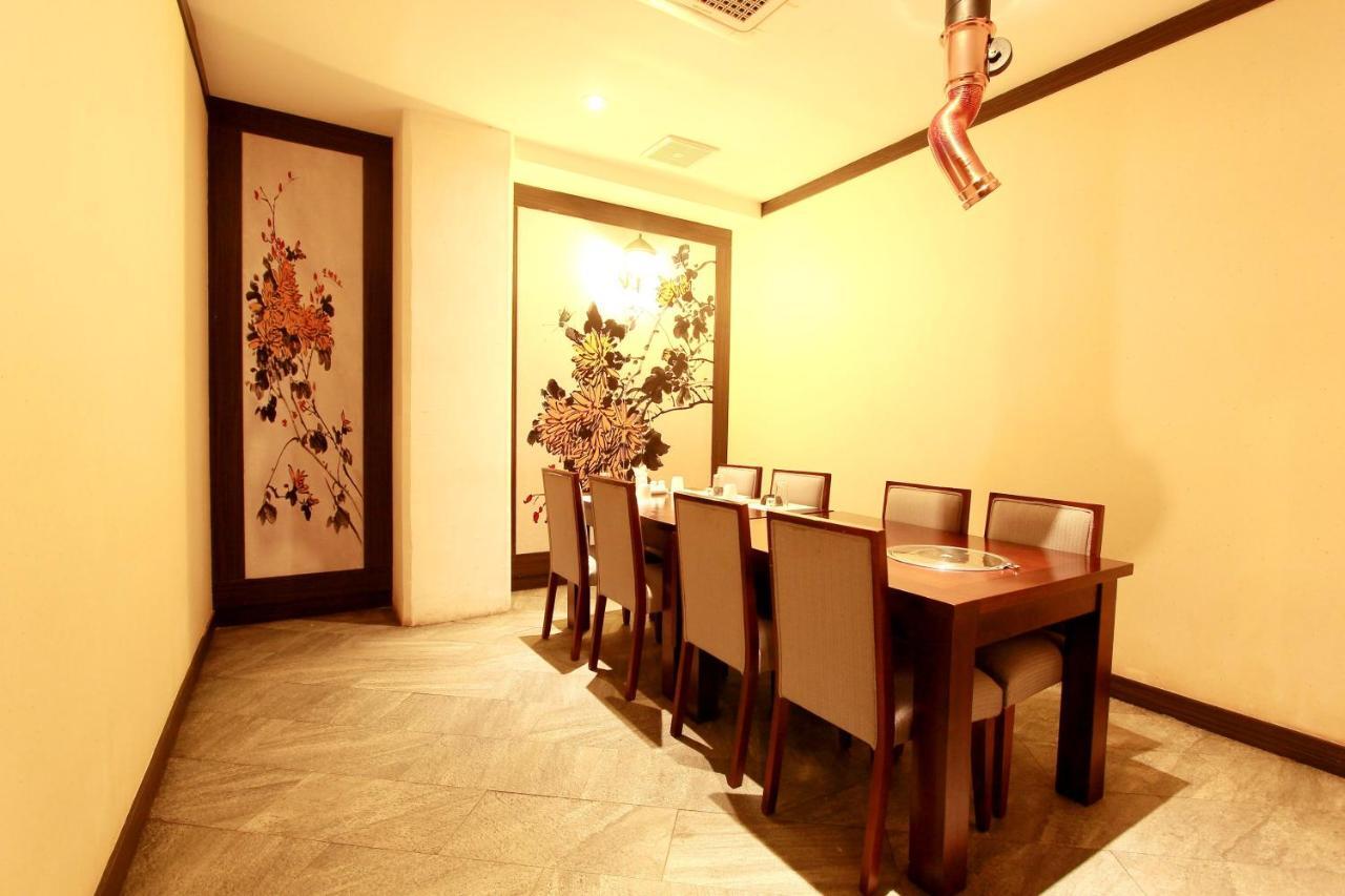 Forbis Hotel Serang Exterior photo